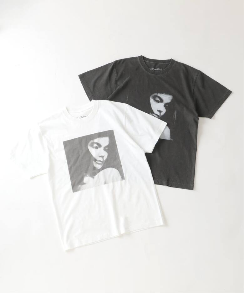 若き日の「Bjork」の象徴的なポートレートを落とし込んだ”PHOTO TEE “PORTRAIT” by Kevin Cummins”が2026年 7月上旬 発売 (ビョーク)