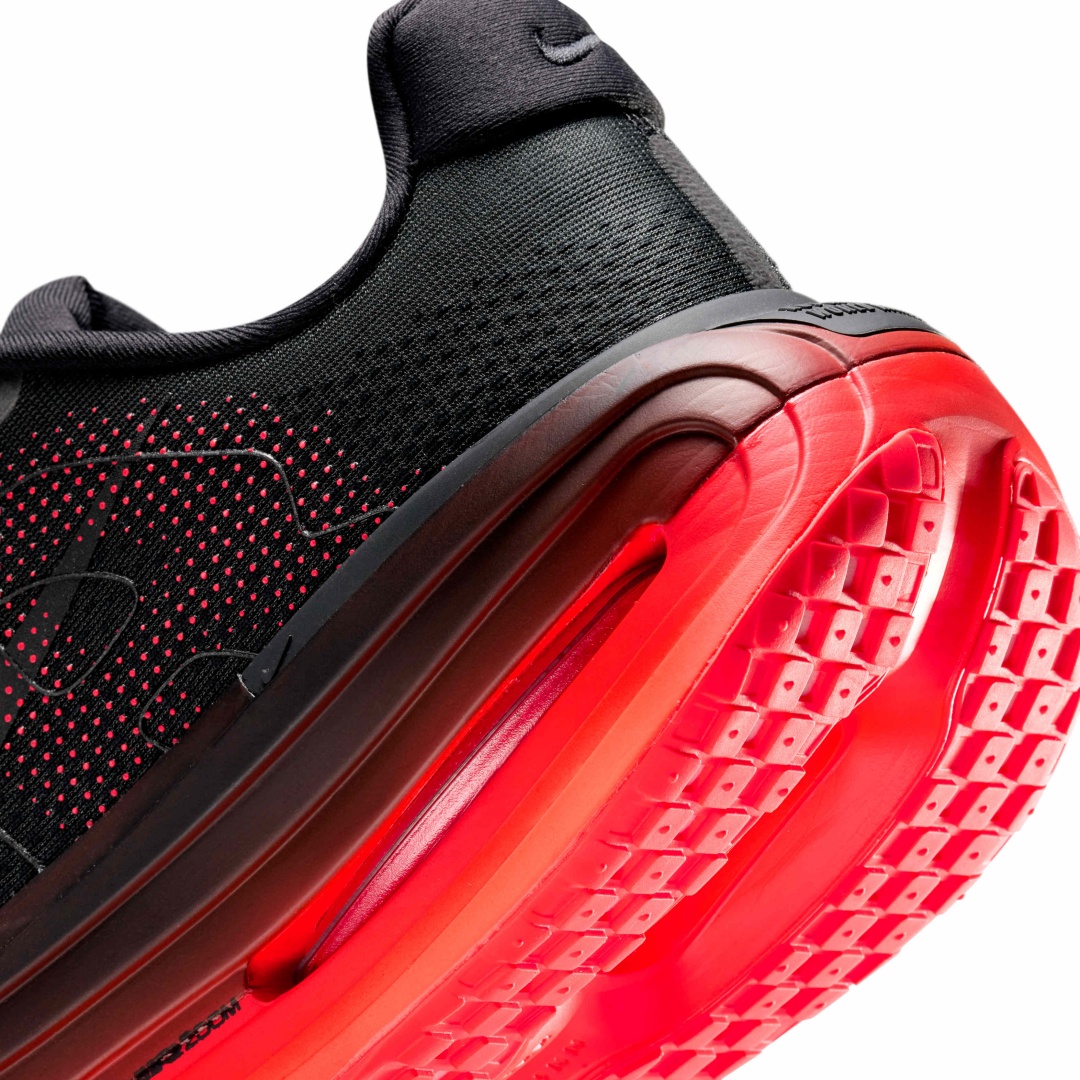 【2026年 7/1 発売予定】NIKE VOMERO PREMIUM “Black/Bright Crimson” (ナイキ ボメロ プレミアム “ブラック/ブライトクリムゾン”) [HQ2050-002]