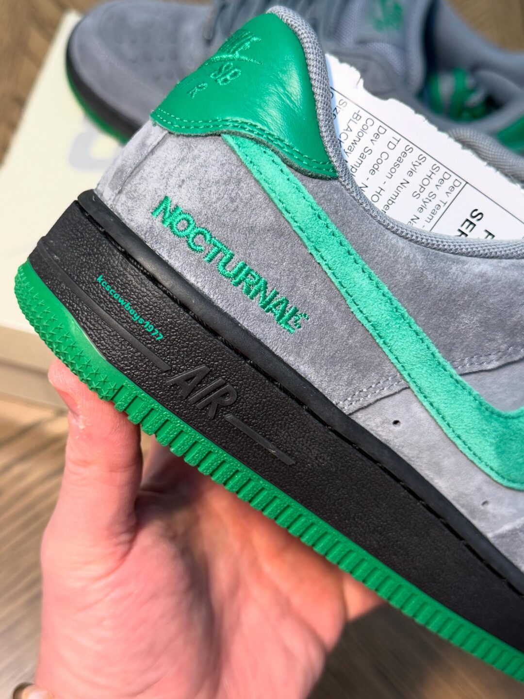 【2026年 秋 発売予定】Nocturnal x NIKE SB AIR FORCE 1 LOW “Color of the Month/Cool Grey/Court Green” (ノクターナル ナイキ エア フォース 1 ロー “カラー オブ ザ マンス/グレー/グリーン”) [IV6099-003]