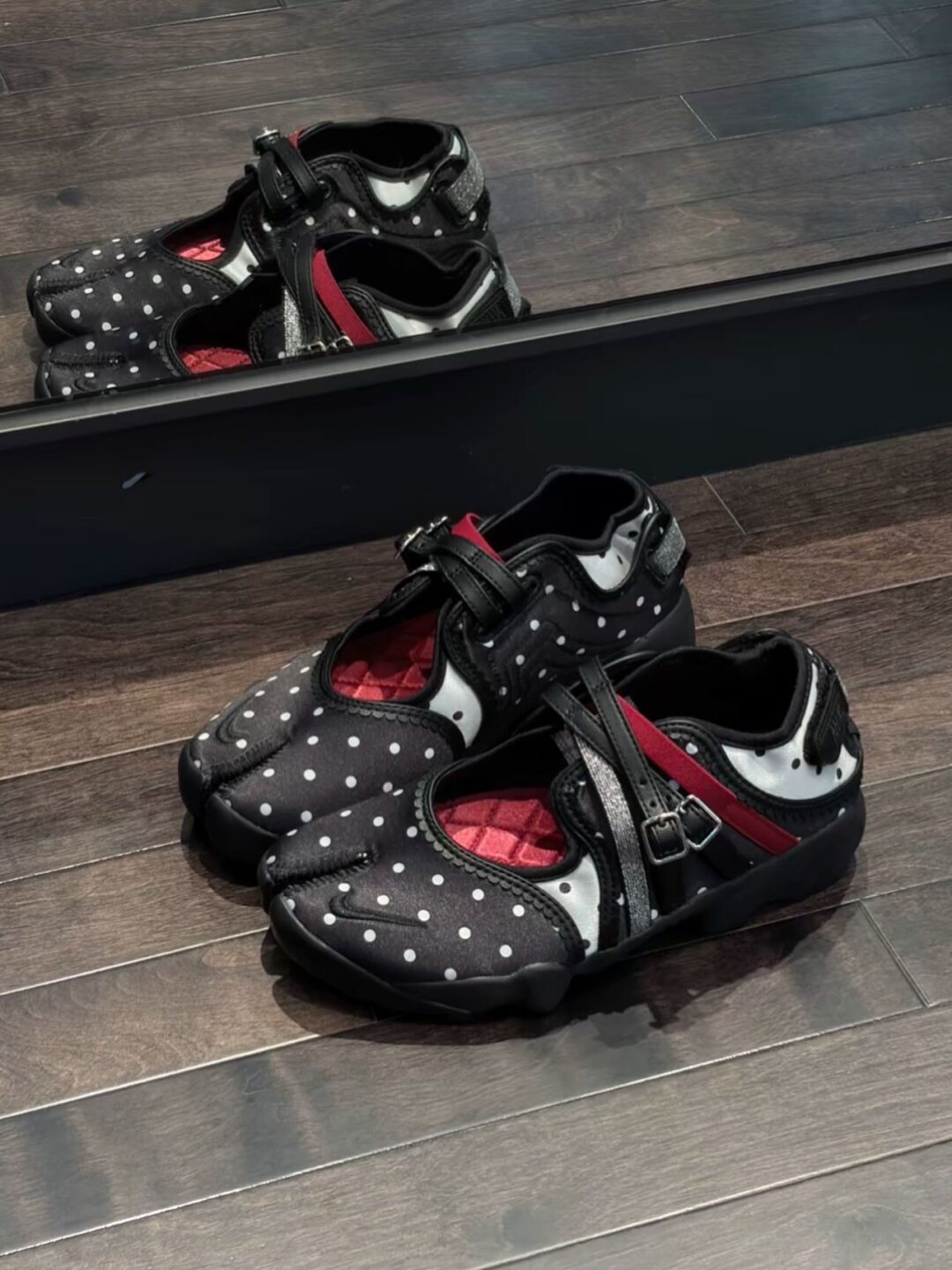 【2026年 7/1 発売】NIKE W AIR RIFT BR “Polka Dot/Black/Metallic Silver” (ナイキ エア リフト “ポルカドット/ブラック/メタリックシルバー”) [IV5682-001]