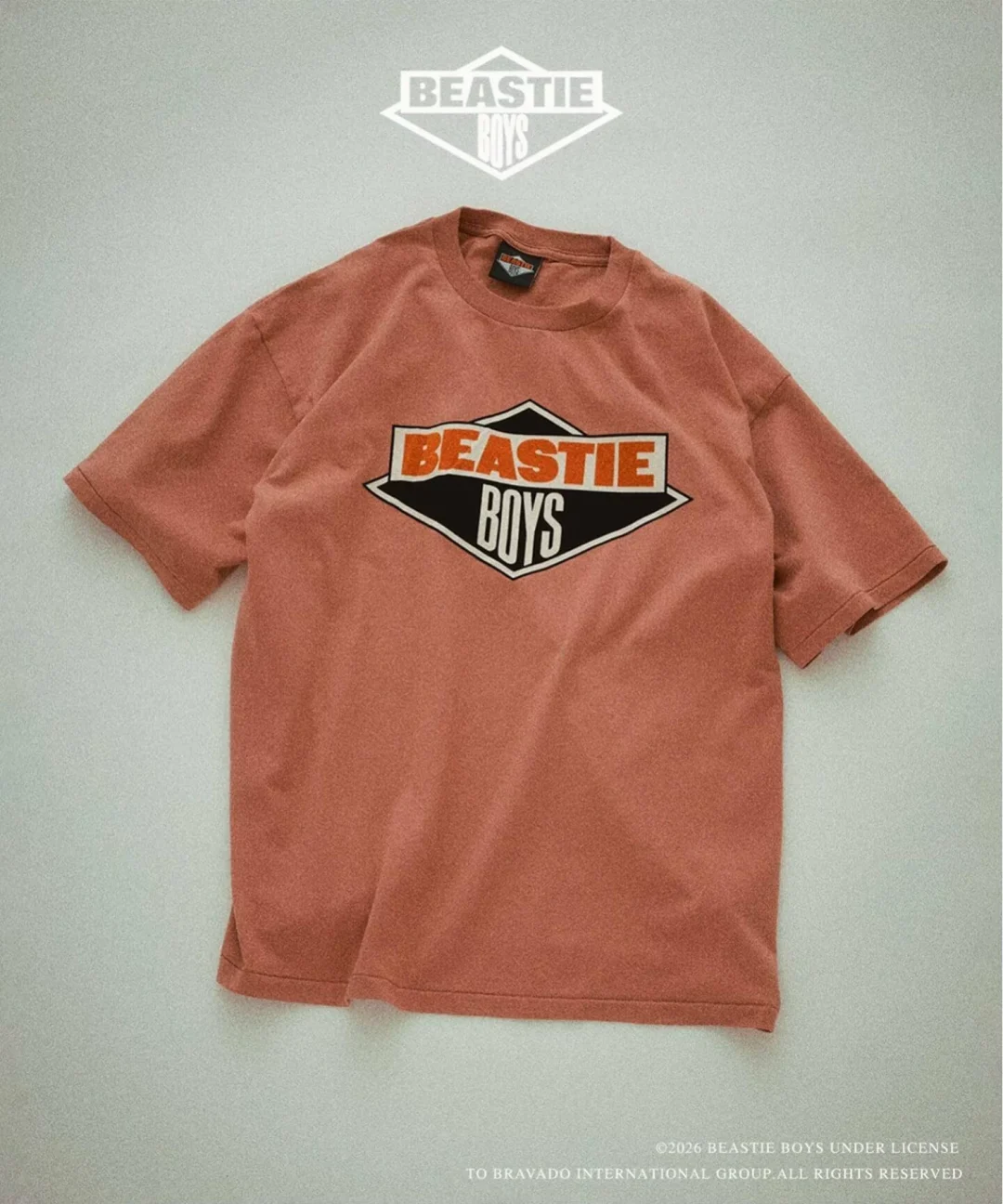JOURNAL STANDARD relume “BEASTIE BOYS / ビースティ・ボーイズ 別注 ヴィンテージ加工 プリントTシャツ”が発売 (ジャーナルスタンダード)