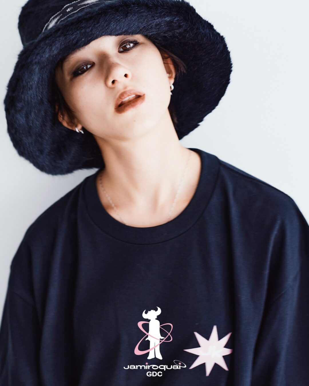 GDC × Jamiroquai コラボT-shirtsが2026年 6/13 発売 (ジーディーシー ジャミロクワイ)