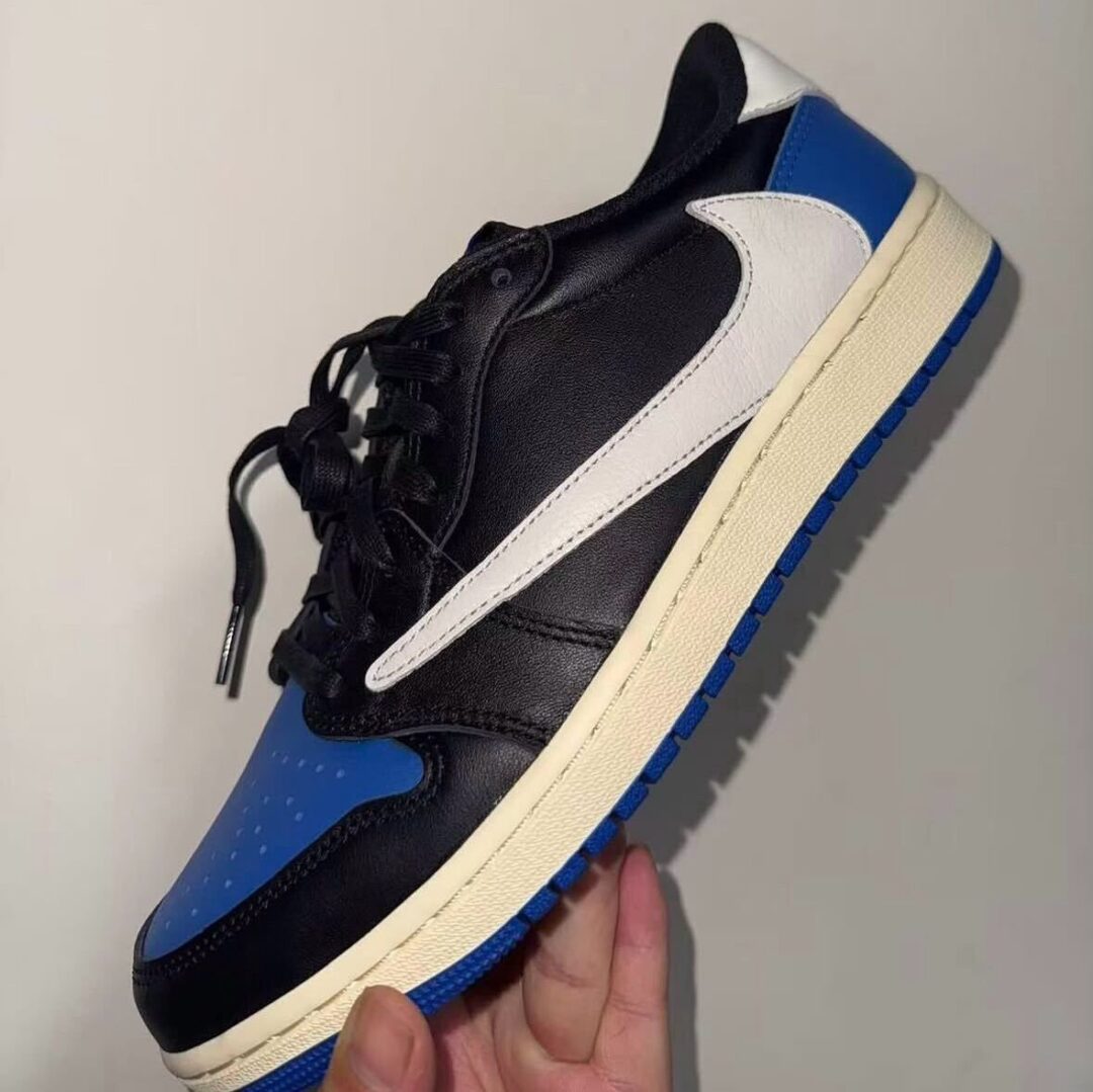 【未発売】FRAGMENT × Travis Scott × NIKE AIR JORDAN 1 LOW SP “Black/Sail/Sports Royal” (フラグメント トラヴィス・スコット ナイキ エア ジョーダン ロー “ブラック/セイル/スポーツロイヤル”) [DM7866-014]