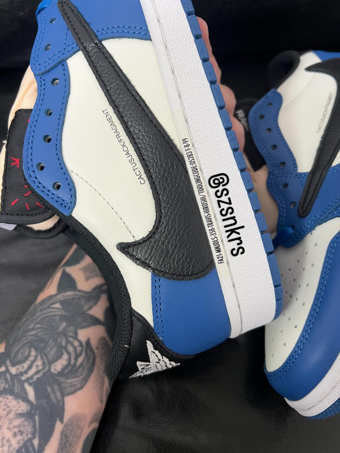 【未発売】FRAGMENT × Travis Scott × NIKE AIR JORDAN 1 LOW SP “Black/Sail/Sports Royal” (フラグメント トラヴィス・スコット ナイキ エア ジョーダン ロー “ブラック/セイル/スポーツロイヤル”) [DM7866-014]