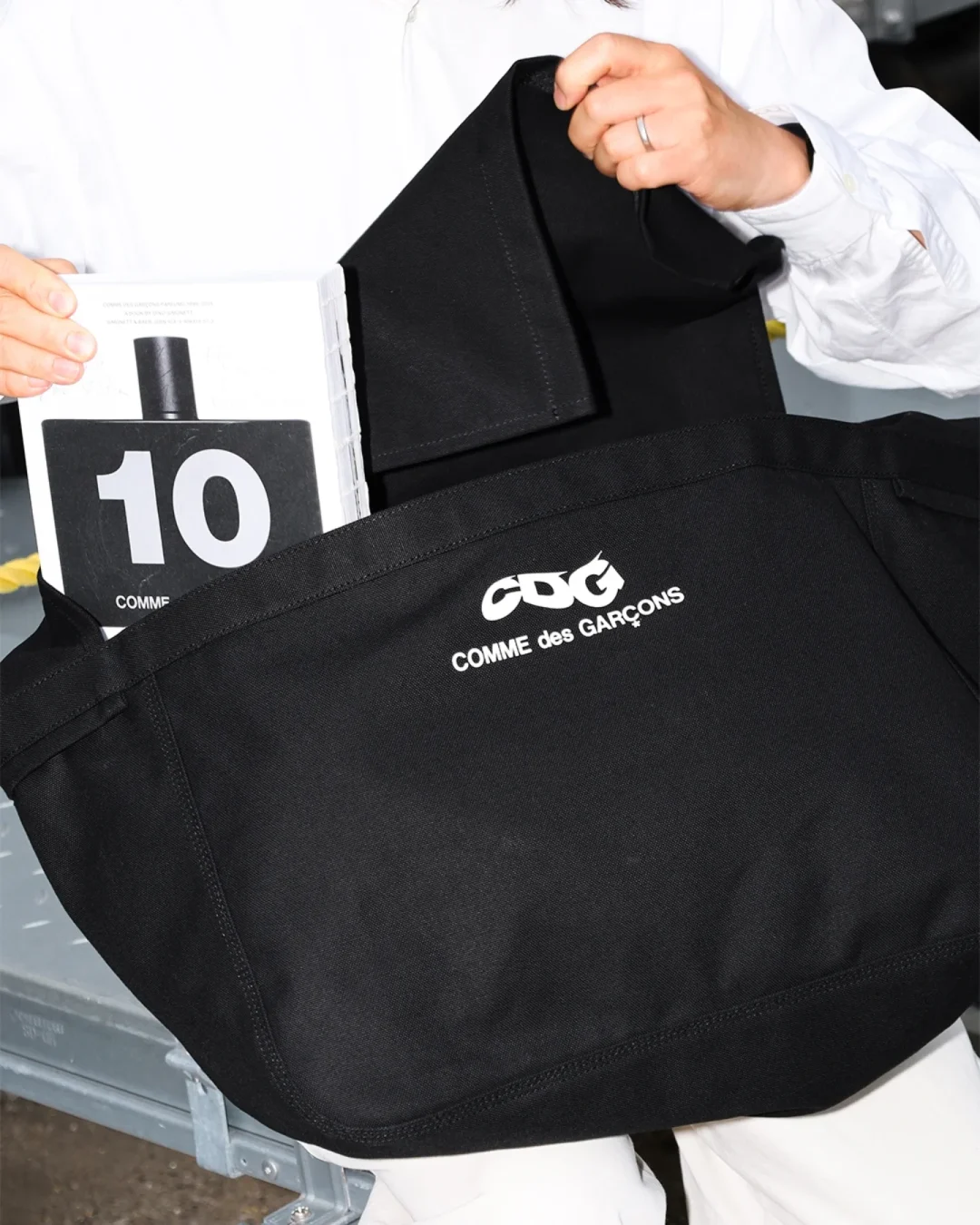 CDG 2026 SS “Postman Bag”が6/12 発売 (シーディージー COMME des GARCONS コム デ ギャルソン “ポストマンバッグ”)