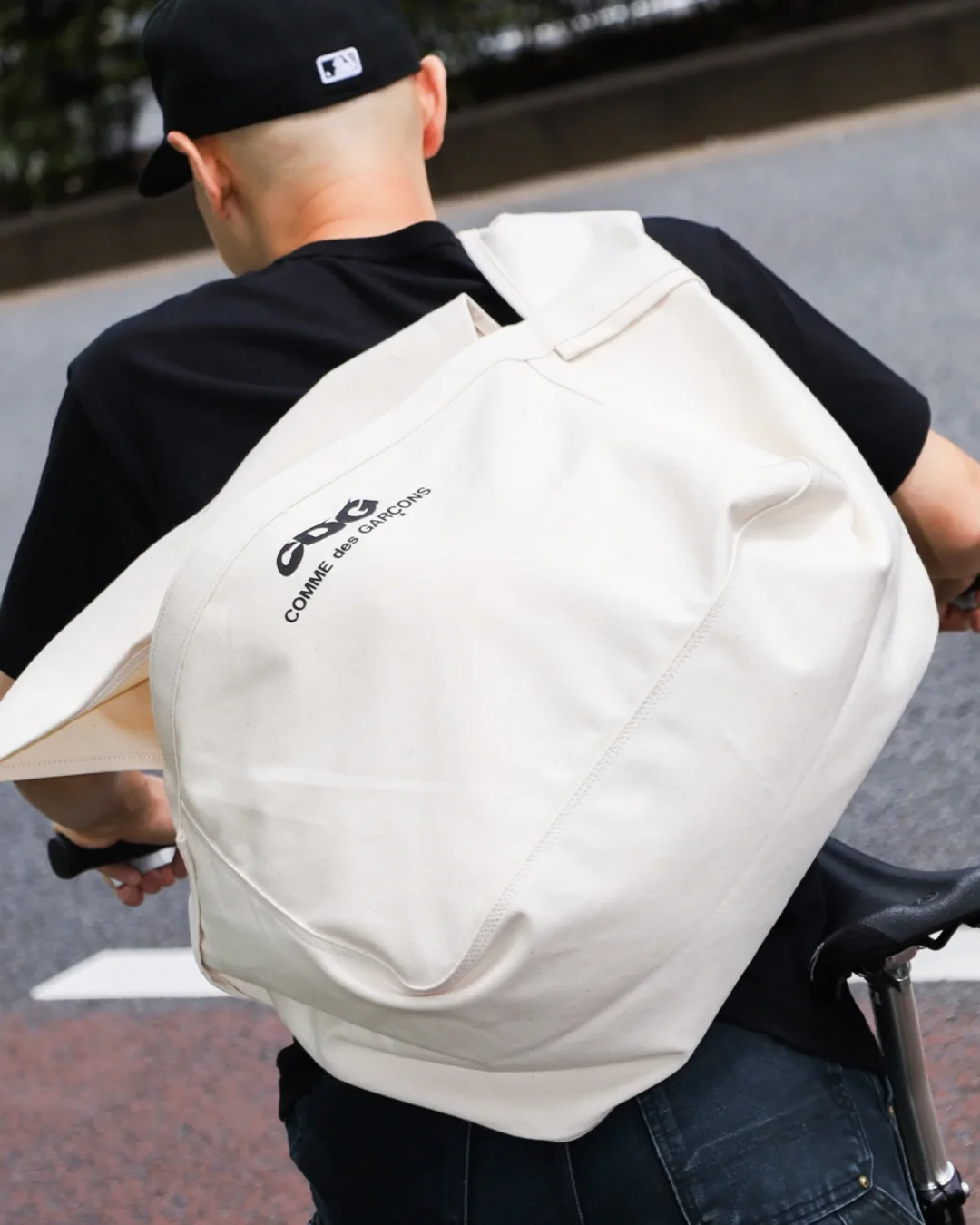 CDG 2026 SS “Postman Bag”が6/12 発売 (シーディージー COMME des GARCONS コム デ ギャルソン “ポストマンバッグ”)