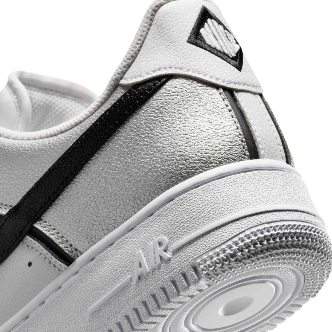 【2026年 6/22 発売】NIKE AIR FORCE 1 07 LOW SPORT “Metallic Silver/Coconut Milk” (ナイキ エア フォース 1 ロー スポーツ “メタリックシルバー/ココナッツミルク”) [IM5752-001]