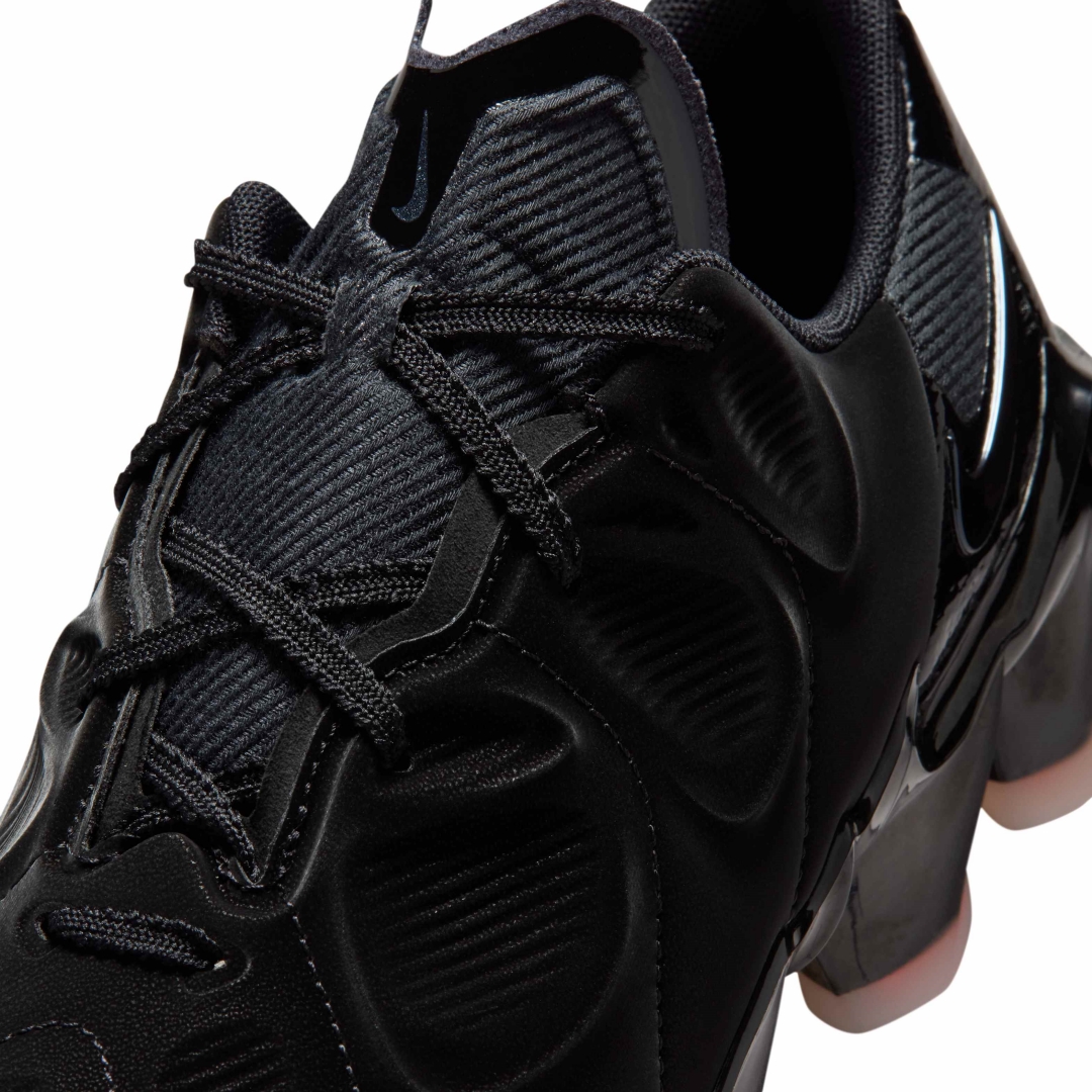 【2026年 発売予定】NIKE W FIRST SIGHT MIRAGE “Black/Summit White/Sail/Light Crimson” (ナイキ ファースト サイト ミラージュ “ブラック/ホワイト/セイル/クリムゾン”) [HQ2412-001/HQ2412-100/HQ2412-101/HQ2412-600]