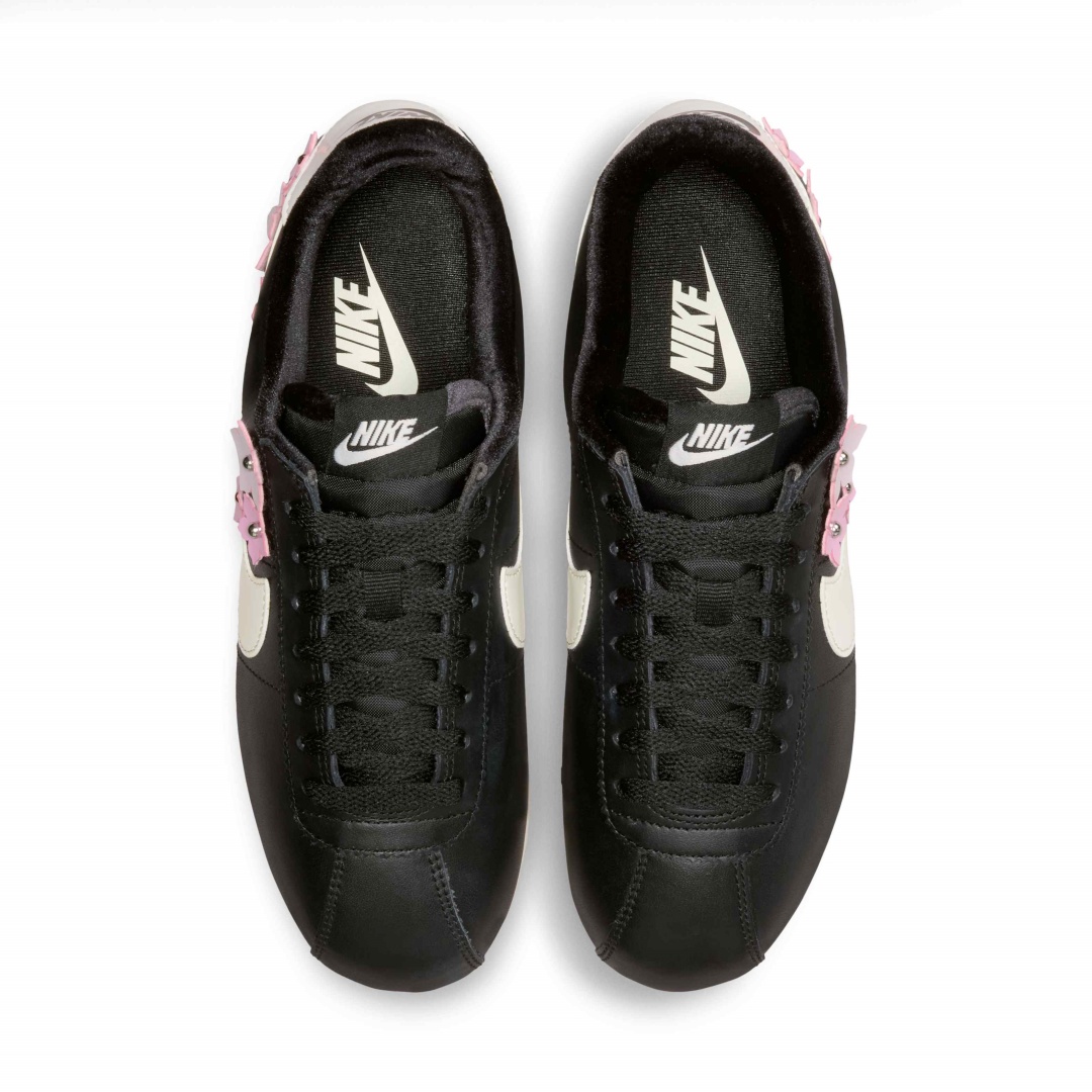 【2026年 発売】NIKE CORTEZ LEATHER “Floral Pack/Black/Pink Rise” (ナイキ コルテッツ レザー “フローラルパック/ブラック/ピンクライズ”) [IV5675-001]