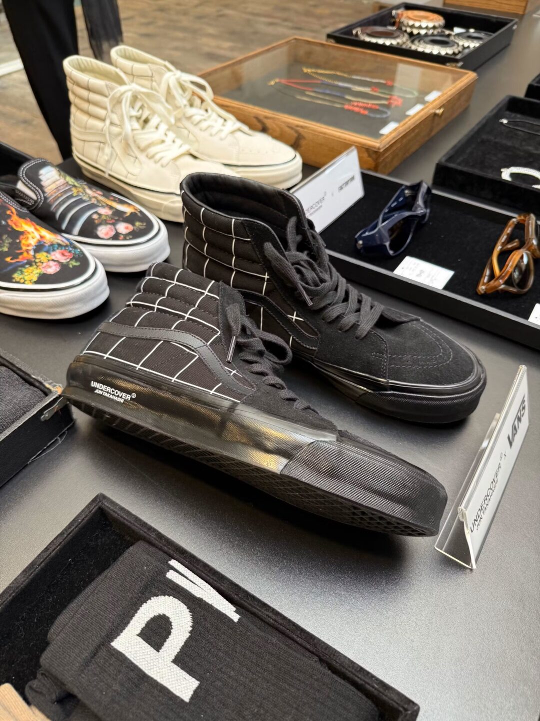 【2026年 6/24 発売】UNDERCOVER x OTW by VANS “Sk8-Hi & Classic Slip-On 98” (アンダーカバー バンズ スケートハイ クラシックスリッポン) [VN000Z10BLK1/VN000Z10C9F1/VN000Z0ZBLK1]