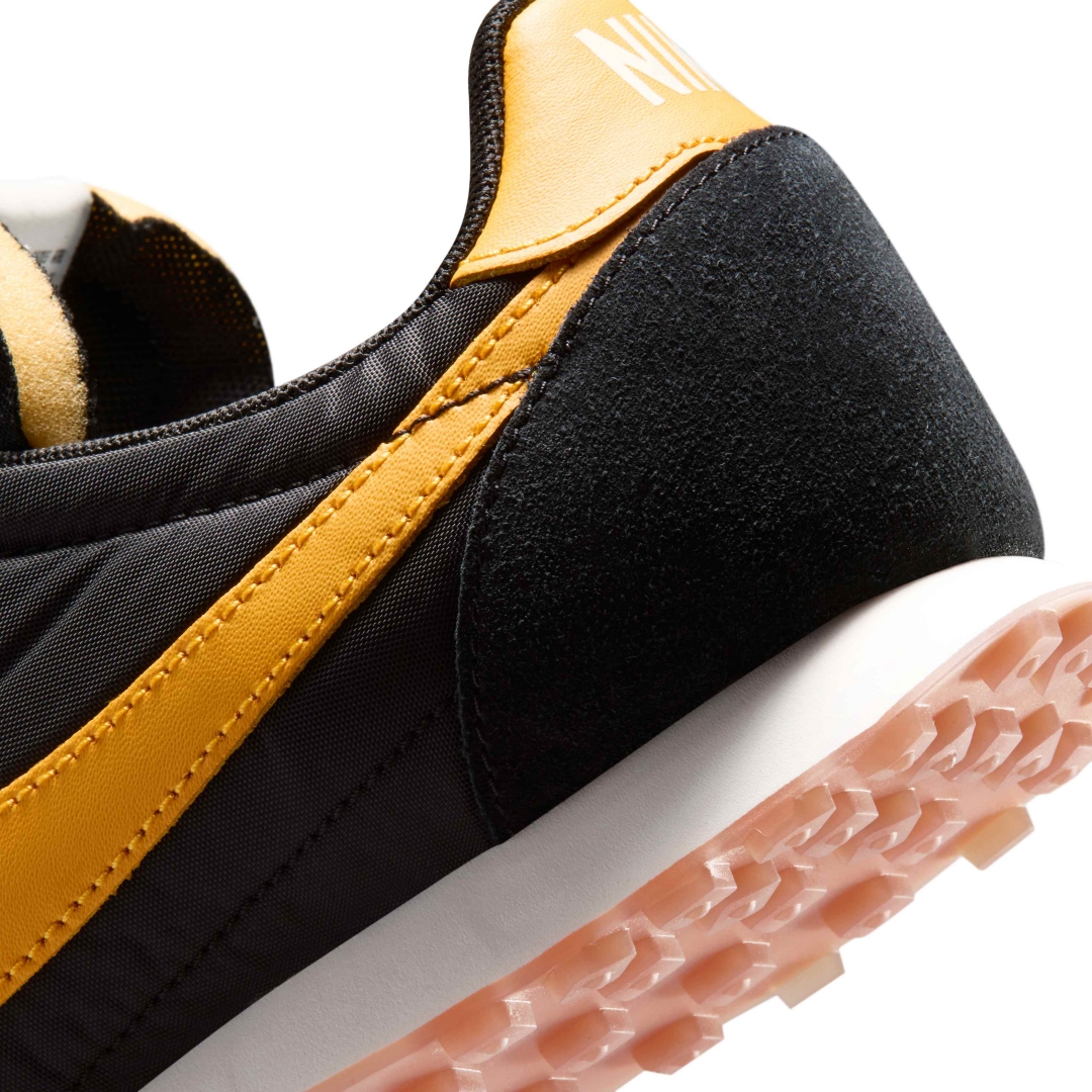 【2026年 6/7 発売】NIKE WAFFLE RACER “Black/University Gold” (ナイキ ワッフル レーサー “ブラック/ユニバーシティゴールド”) [IM8658-101]