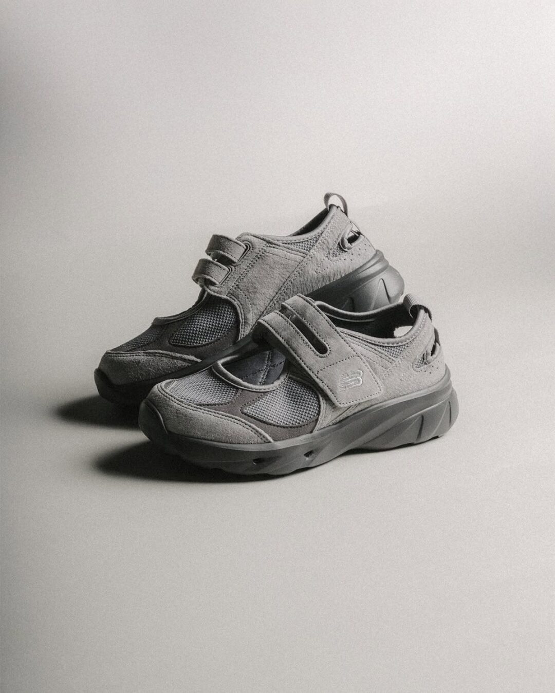 【海外発売】New Balance BREEZE SD2203 GY “Grey” (ニューバランス ブリーズ) [SD2203GY]