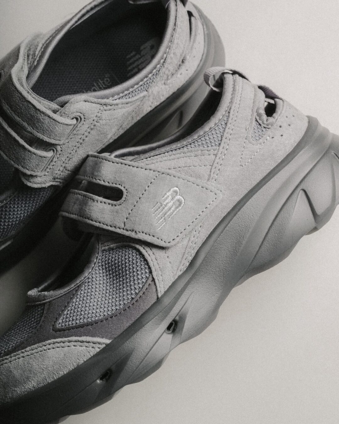 【海外発売】New Balance BREEZE SD2203 GY “Grey” (ニューバランス ブリーズ) [SD2203GY]