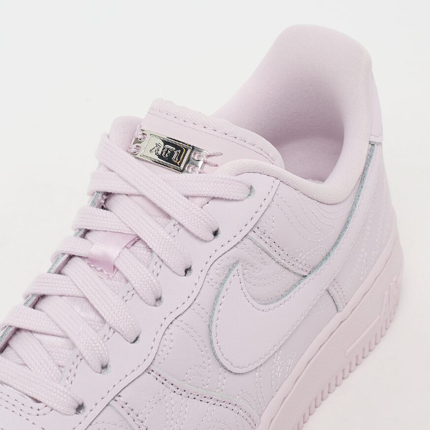 【2026年 発売予定】NIKE W AIR FORCE 1 07 LOW  PREMIUM “Bleached Lilac” (ナイキ エア フォース 1 ロー プレミアム “ライラック”) [IO4842-500]