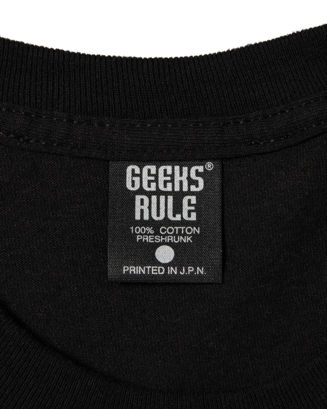GEEKS RULE × SIRĀT illustrated by Koji Morimoto コラボTeeが2026年 6/12 発売 (ギークス ルール シラート 森本晃司)