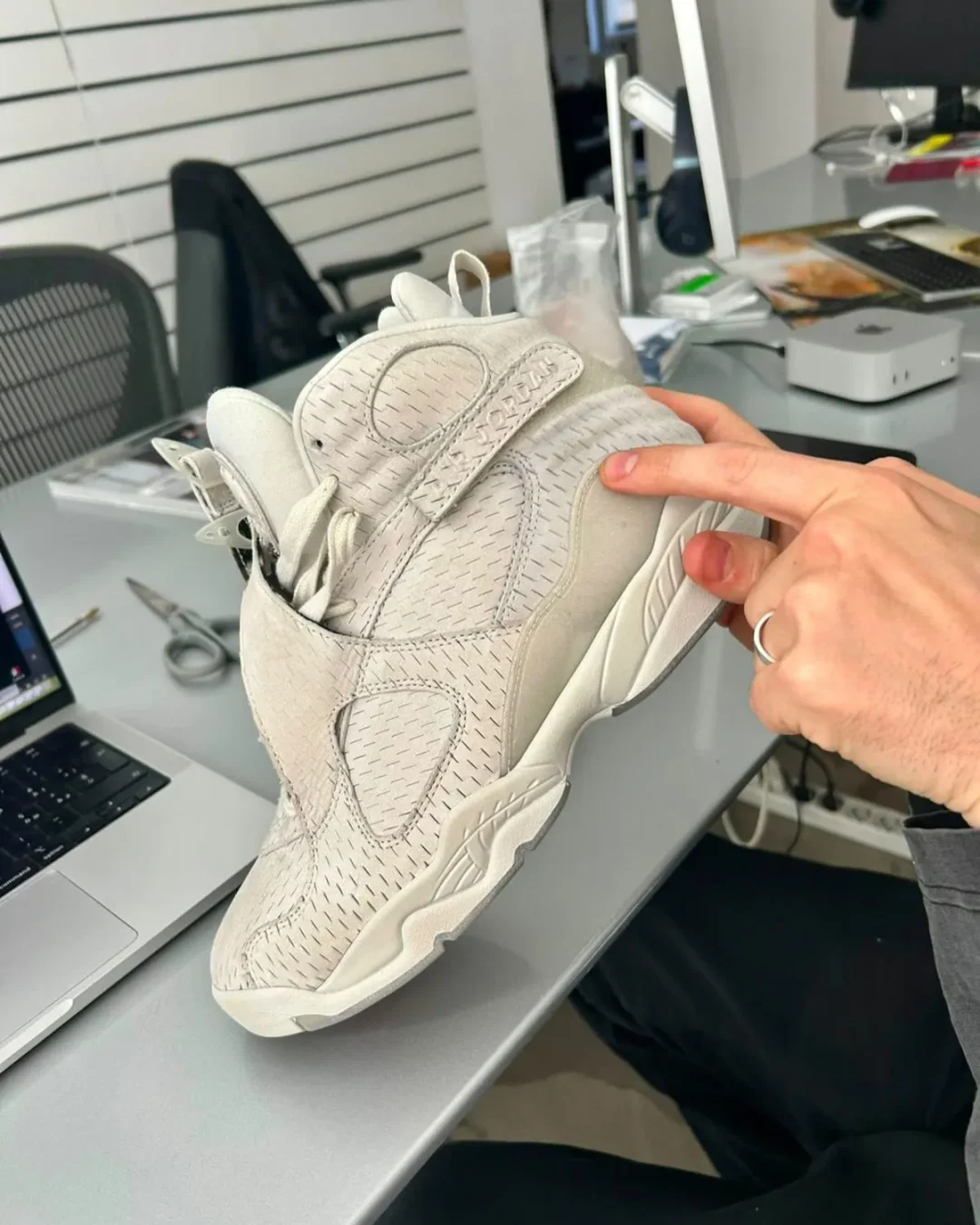 【2027年 春 発売予定】Slam Jam x NIKE AIR JORDAN 8 RETRO “Iron Grey/Light Bone” (スラムジャム ナイキ エア ジョーダン 8 レトロ “アイアングレー/ライトボーン”) [IZ4961-069/IZ4961-072]