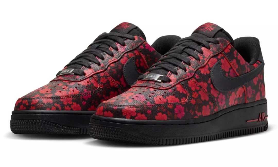 【2026年 発売】LIBERTY × NIKE AIR FORCE 1 LOW QS “Floral/Light Crimson/Black” (リバティ ナイキ エア フォース ロー “フローラル/ライトクリムゾン/ブラック”) [744067-600]