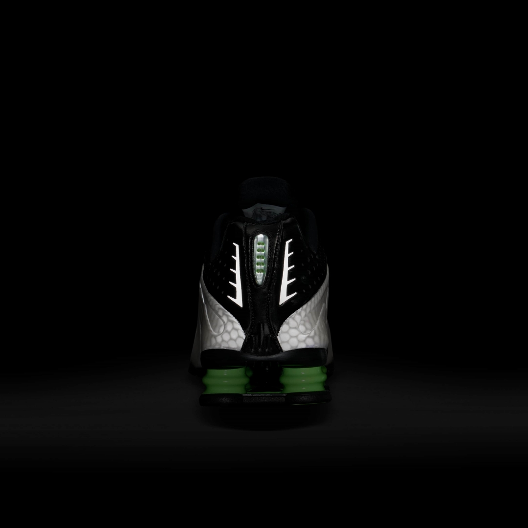 【2026年 8/8 発売】NIKE SHOX R4 SP “Black/Lime Glow” (ナイキ ショックス “ブラック/ライムグロー”) [IR1946-001]