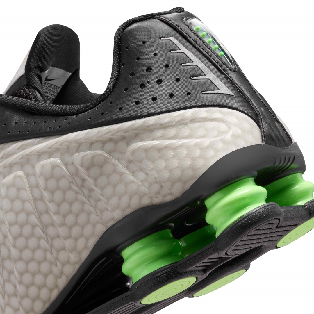 【2026年 8/8 発売】NIKE SHOX R4 SP “Black/Lime Glow” (ナイキ ショックス “ブラック/ライムグロー”) [IR1946-001]