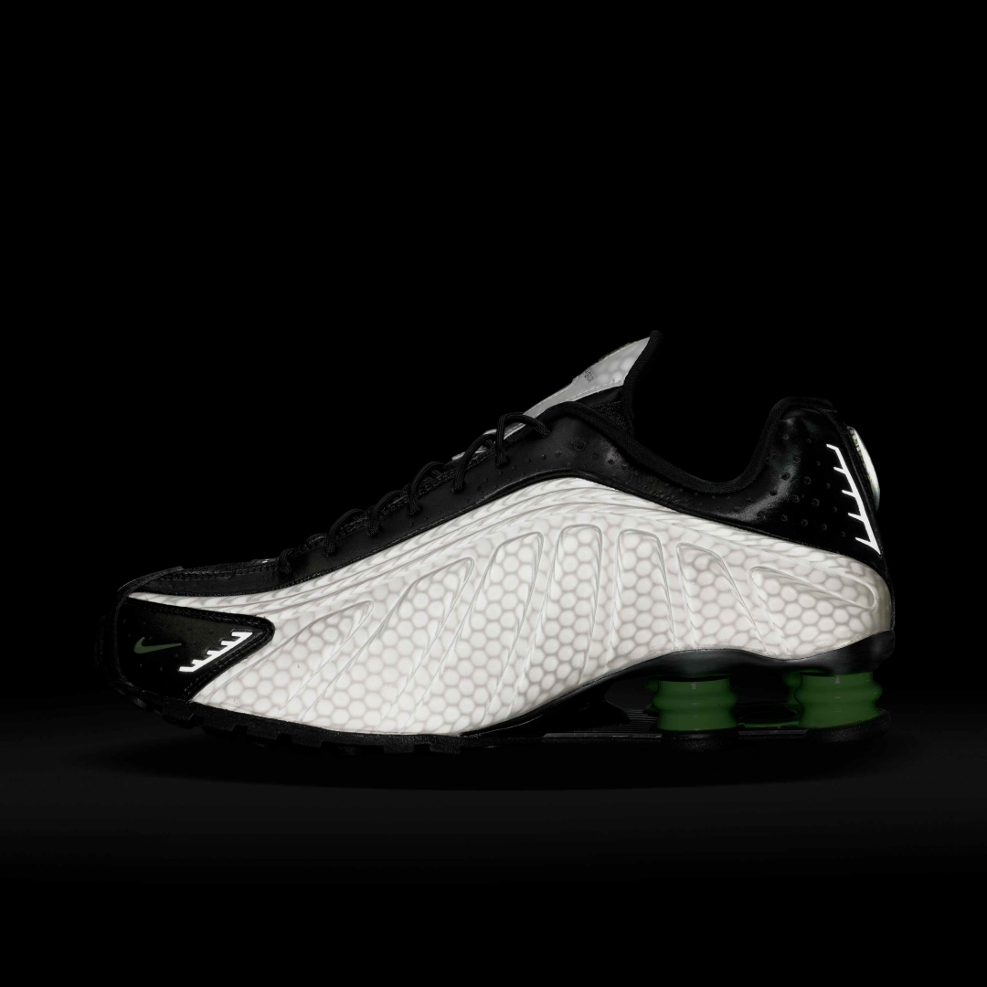 【2026年 8/8 発売】NIKE SHOX R4 SP “Black/Lime Glow” (ナイキ ショックス “ブラック/ライムグロー”) [IR1946-001]