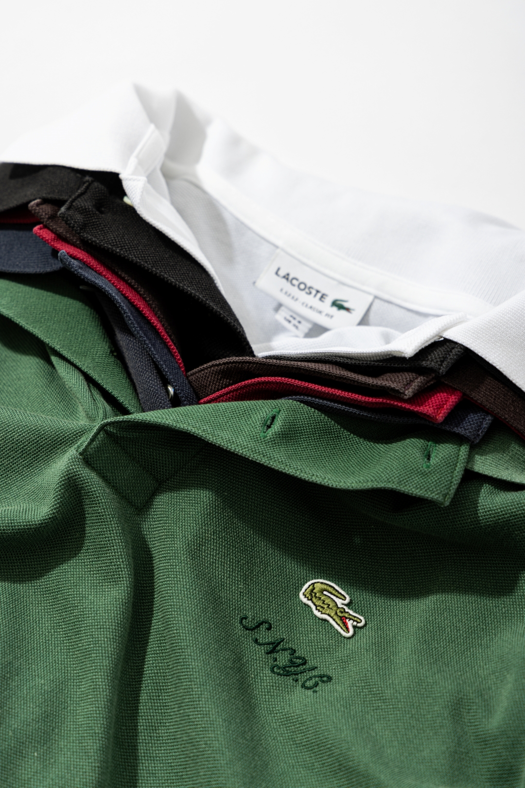 Saturdays NYC × LACOSTE 象徴的ポロシャツ「L.12.12」をカスタムした限定アイテムが2026年 7/24 発売 (サタデーズ ニューヨークシティ ラコステ)