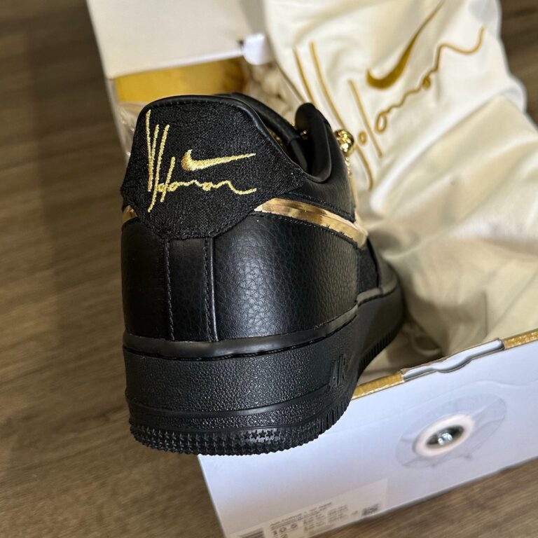 【海外 2026年 7/10 発売】Victor Solomon x NIKE “Trophies Collection – Black/Metallic Gold” (ヴィクター・ソロモン ナイキ “トロフィーコレクション”) [IR2076-001/IR2074-002/IR2077-001]