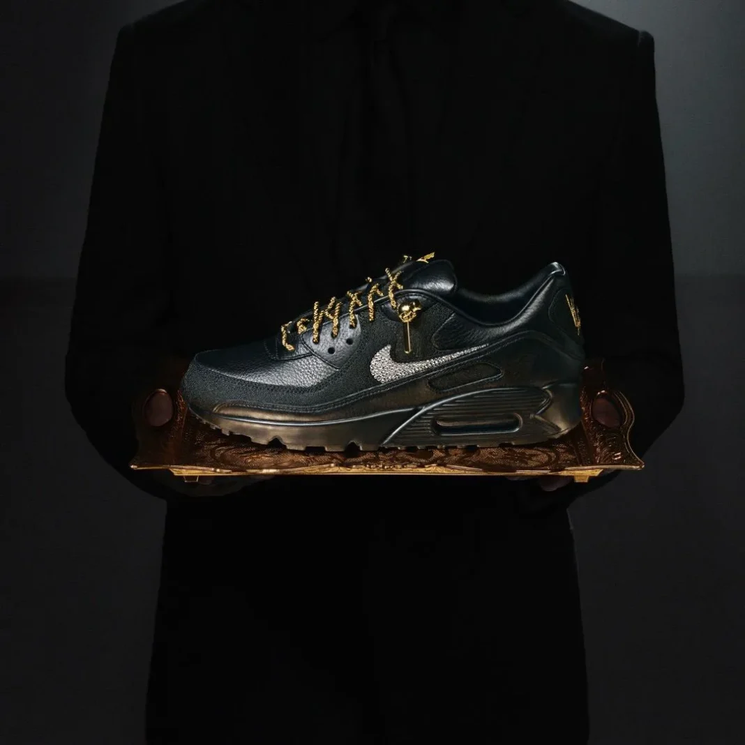 【海外 2026年 7/10 発売】Victor Solomon x NIKE “Trophies Collection – Black/Metallic Gold” (ヴィクター・ソロモン ナイキ “トロフィーコレクション”) [IR2076-001/IR2074-002/IR2077-001]
