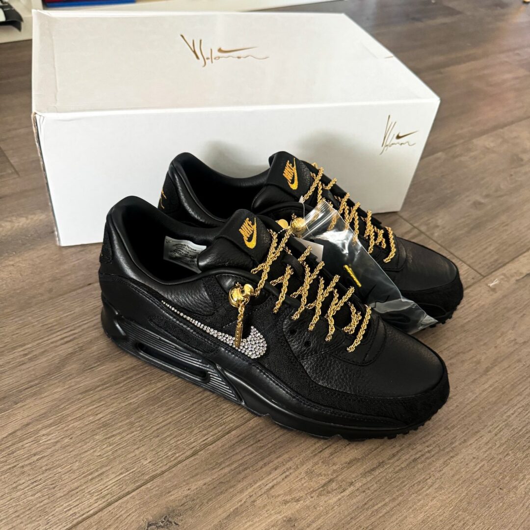 【海外 2026年 7/10 発売】Victor Solomon x NIKE “Trophies Collection – Black/Metallic Gold” (ヴィクター・ソロモン ナイキ “トロフィーコレクション”) [IR2076-001/IR2074-002/IR2077-001]