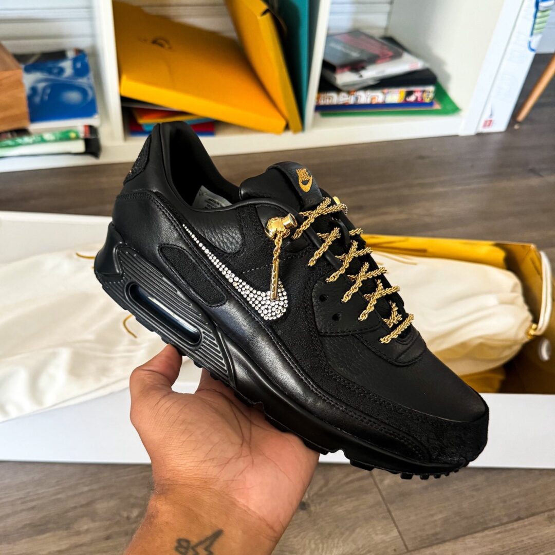 【海外 2026年 7/10 発売】Victor Solomon x NIKE “Trophies Collection – Black/Metallic Gold” (ヴィクター・ソロモン ナイキ “トロフィーコレクション”) [IR2076-001/IR2074-002/IR2077-001]