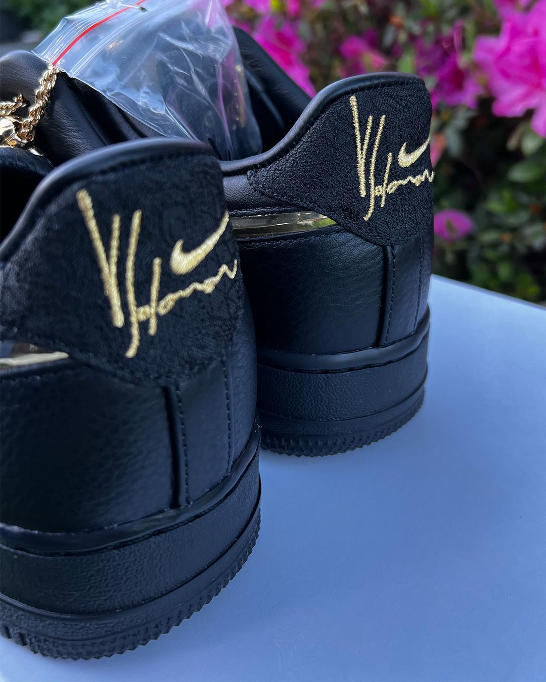 【海外 2026年 7/10 発売】Victor Solomon x NIKE “Trophies Collection – Black/Metallic Gold” (ヴィクター・ソロモン ナイキ “トロフィーコレクション”) [IR2076-001/IR2074-002/IR2077-001]