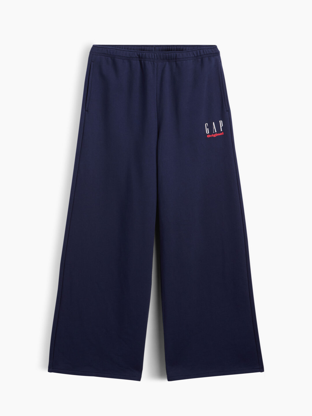 Gap、90年代のアーカイブロゴから着想を得たスウェットコレクションが発売 (ギャップ)