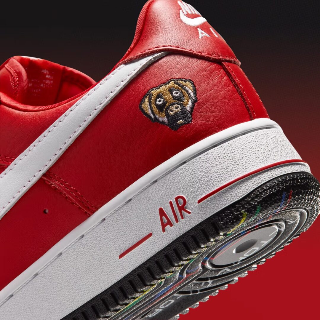 【2026年 8/6 発売予定】VICTOR VICTOR WORLDWIDE x NIKE AIR FORCE 1 01 LOW “Red/White” (ヴィクター・ヴィクター・ワールドワイド ナイキ エア フォース 1 ロー “レッド/ホワイト”) [IV3238-600]