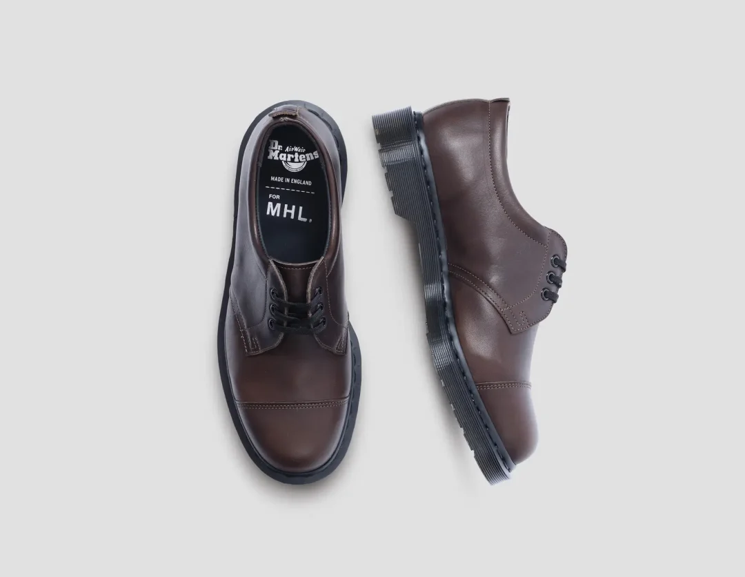 Dr. Martens × MHL. 初となるコラボレーション「1461」が2026年 7/16 発売予定 (ドクターマーチン エムエイチエル)