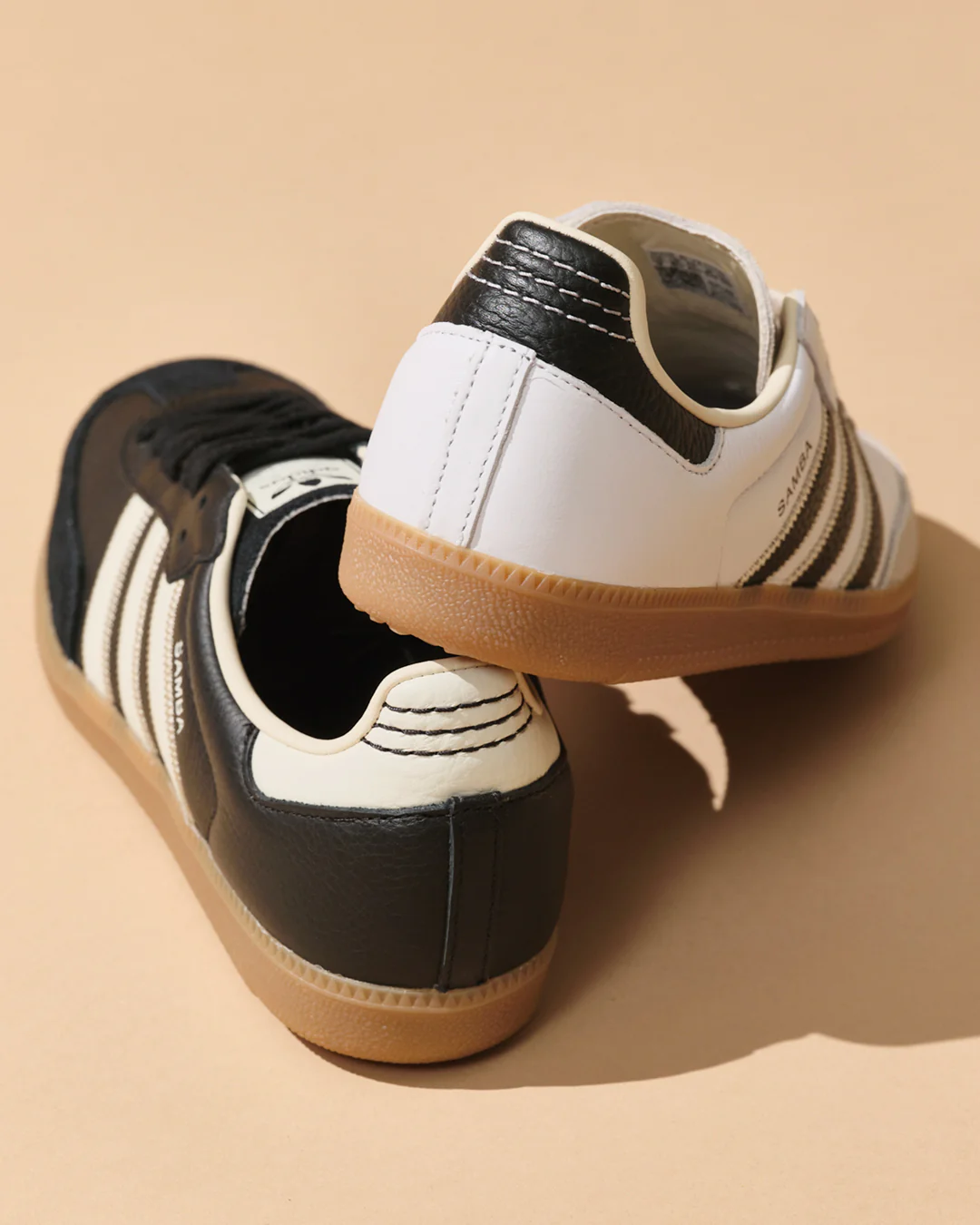 【KICKS LAB. EXCLUSIVE・2026年 7/18 発売】adidas Originals SAMBA OG “Black/White/Gum” (キックスラボ アディダス オリジナルス サンバ “ブラック/ホワイト/ガム”) [KK2275/KK2276]