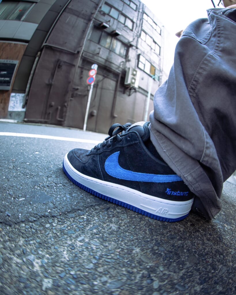 【2026年 10/9 発売】instant x NIKE SB AIR FORCE 1 LOW “Color of the Month/Black/Royal” (インスタント ナイキ エア フォース 1 ロー “カラー オブ ザ マンス/ブラック/ロイヤル”) [IV6099-002]