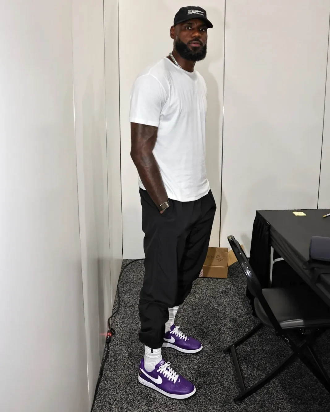 【2026年 発売予定】VICTOR VICTOR WORLDWIDE x NIKE AIR FORCE 1 01 LOW “Court Purple” (ヴィクター・ヴィクター・ワールドワイド ナイキ エア フォース 1 ロー “コートパープル”) [IV3238-500]