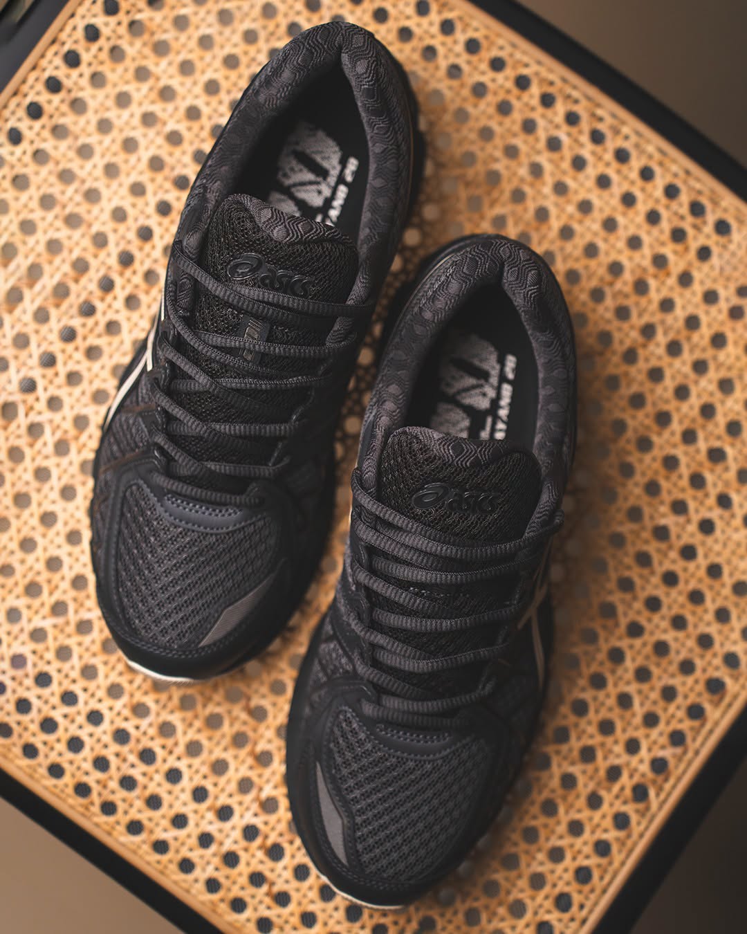 【2026年 7/16 発売】ASICS GEL-KAYANO 20 “Obsidian Grey/Oatmeal” (アシックス ゲルカヤノ) [1203A388.027]