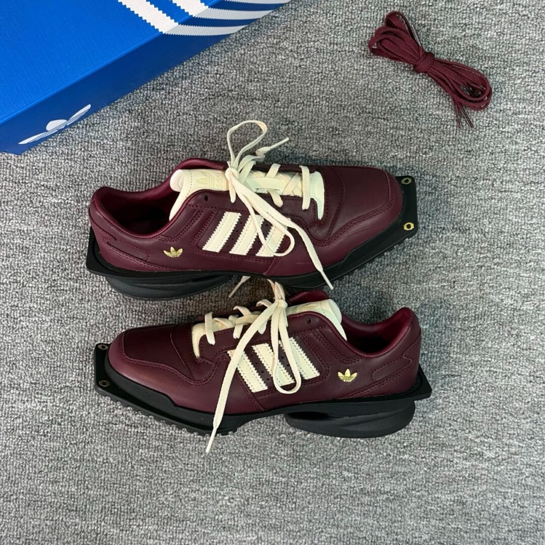 【2026年 発売予定】adidas Originals W FORUM CUBISM SQ “Silver/Burgundy” (アディダス オリジナルス フォーラム キュビズム “シルバー/バーガンディ”)