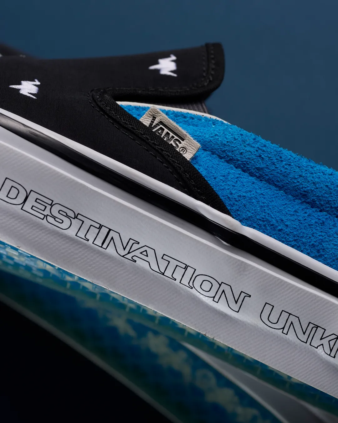 【2026年 7/25 発売】Liberaiders × VANS “LX OLD SKOOL & LX CLASSIC SLIP-ON 98” (リベレイダース バンズ オールドスクール クラシックスリッポン) [VN000EJUGR41/VN000ZACFW01]
