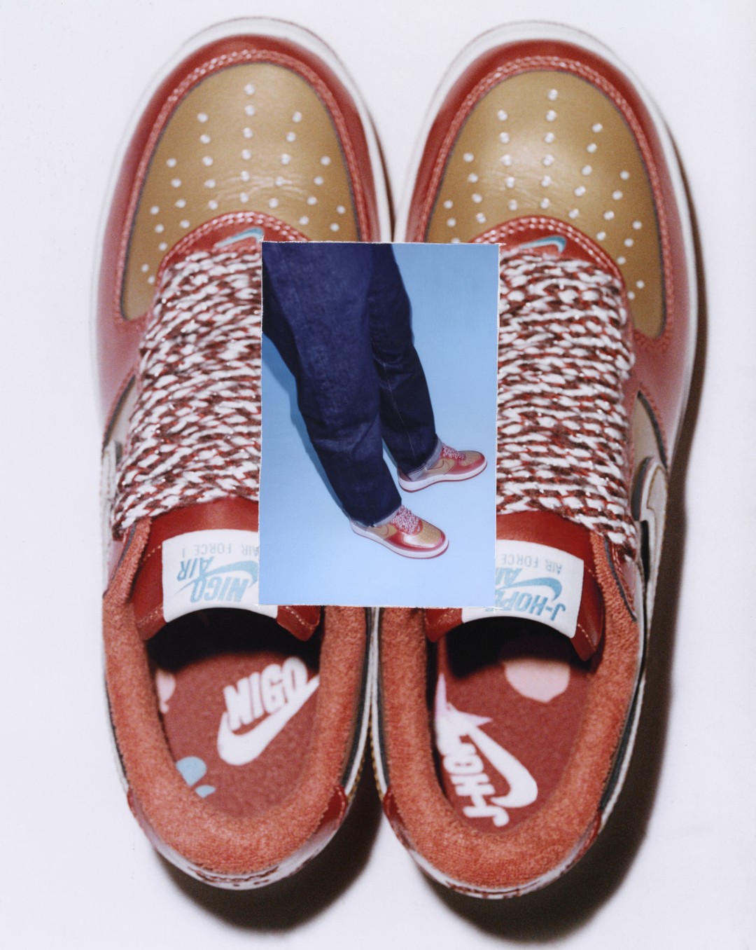【2026年 10/17 & 10/22 発売】NIGO x BTS/J-Hope x NIKE AIR FORCE 1 01 LOW “Burnt Sunrise” (ニゴー ジェイホープ ナイキ エア フォース 1 ロー “バーントサンライズ”) [IO8766-800]