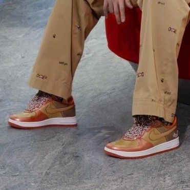 【2026年末 発売予定】NIGO x BTS/J-Hope x NIKE AIR FORCE 1 01 LOW “Burnt Sunrise” (ニゴー ジェイホープ ナイキ エア フォース 1 ロー “バーントサンライズ”) [IO8766-800]
