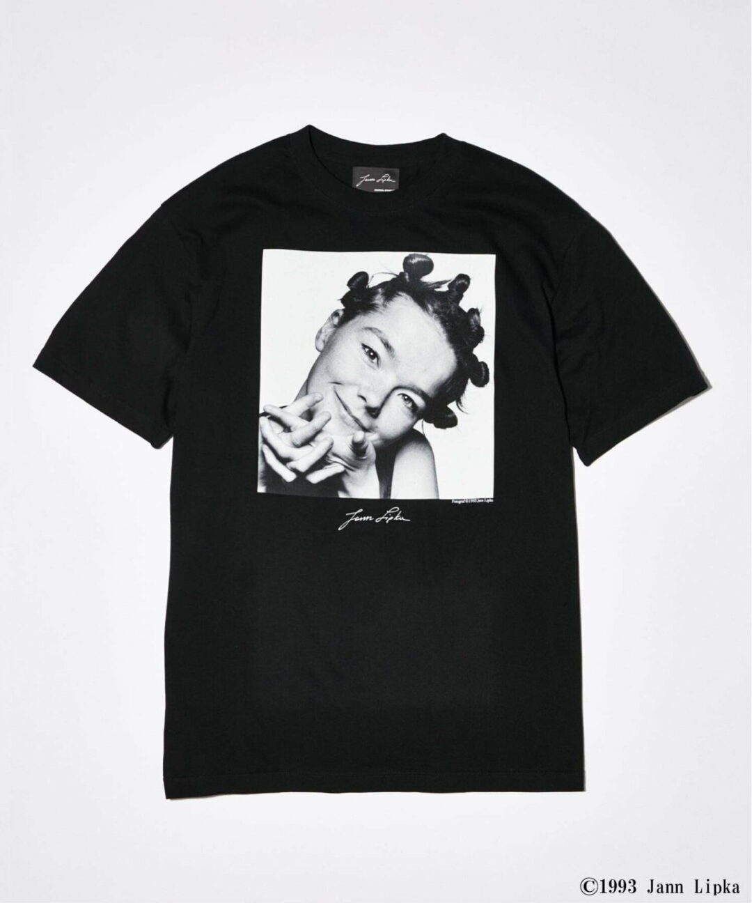 Jann Lipka Bjork Portrait 1993 × JOURNAL STANDARD プリントTEEが2026年 8月上旬 発売 (ジャーナルスタンダード ビョーク)