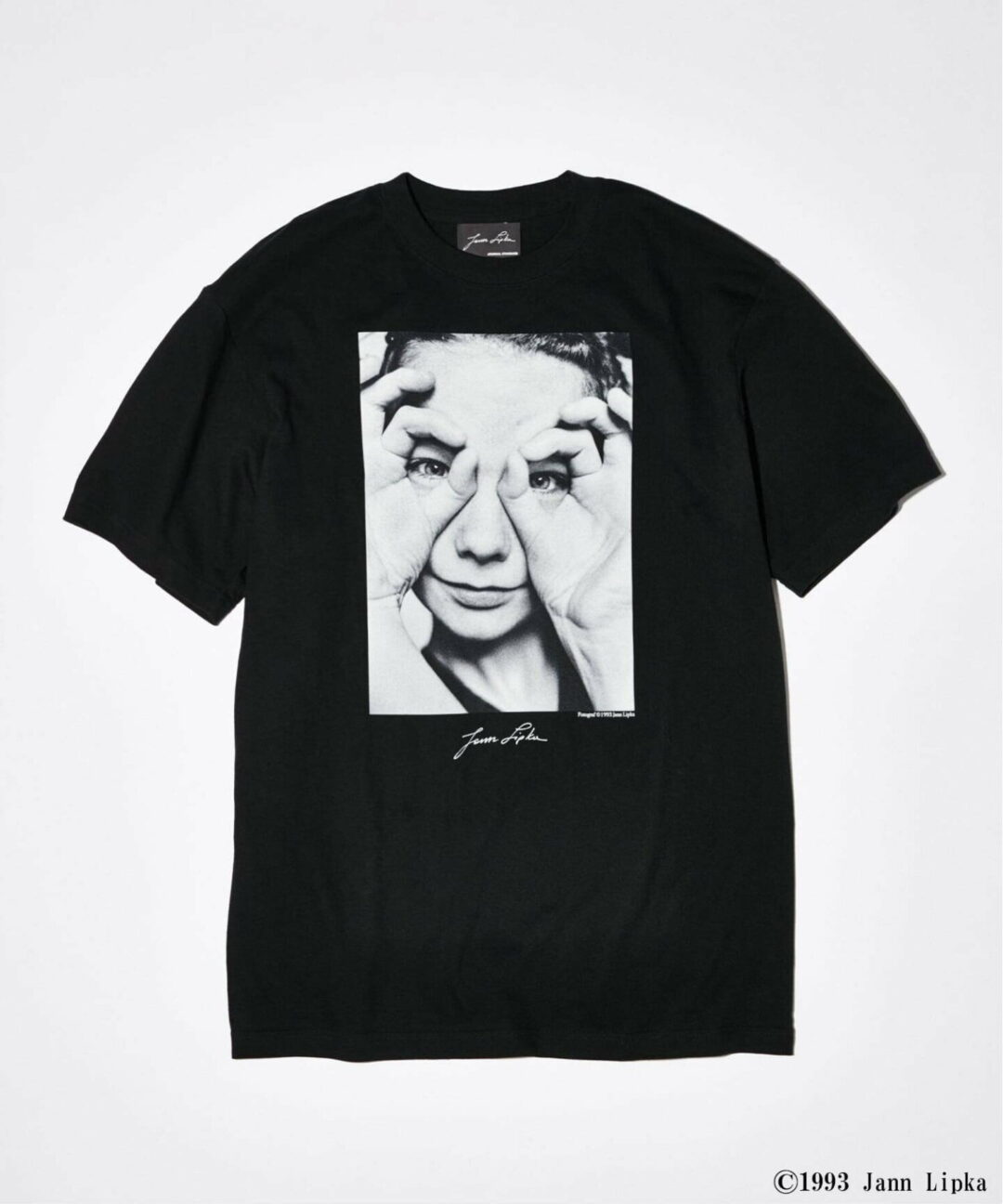 Jann Lipka Bjork Portrait 1993 × JOURNAL STANDARD プリントTEEが2026年 8月上旬 発売 (ジャーナルスタンダード ビョーク)