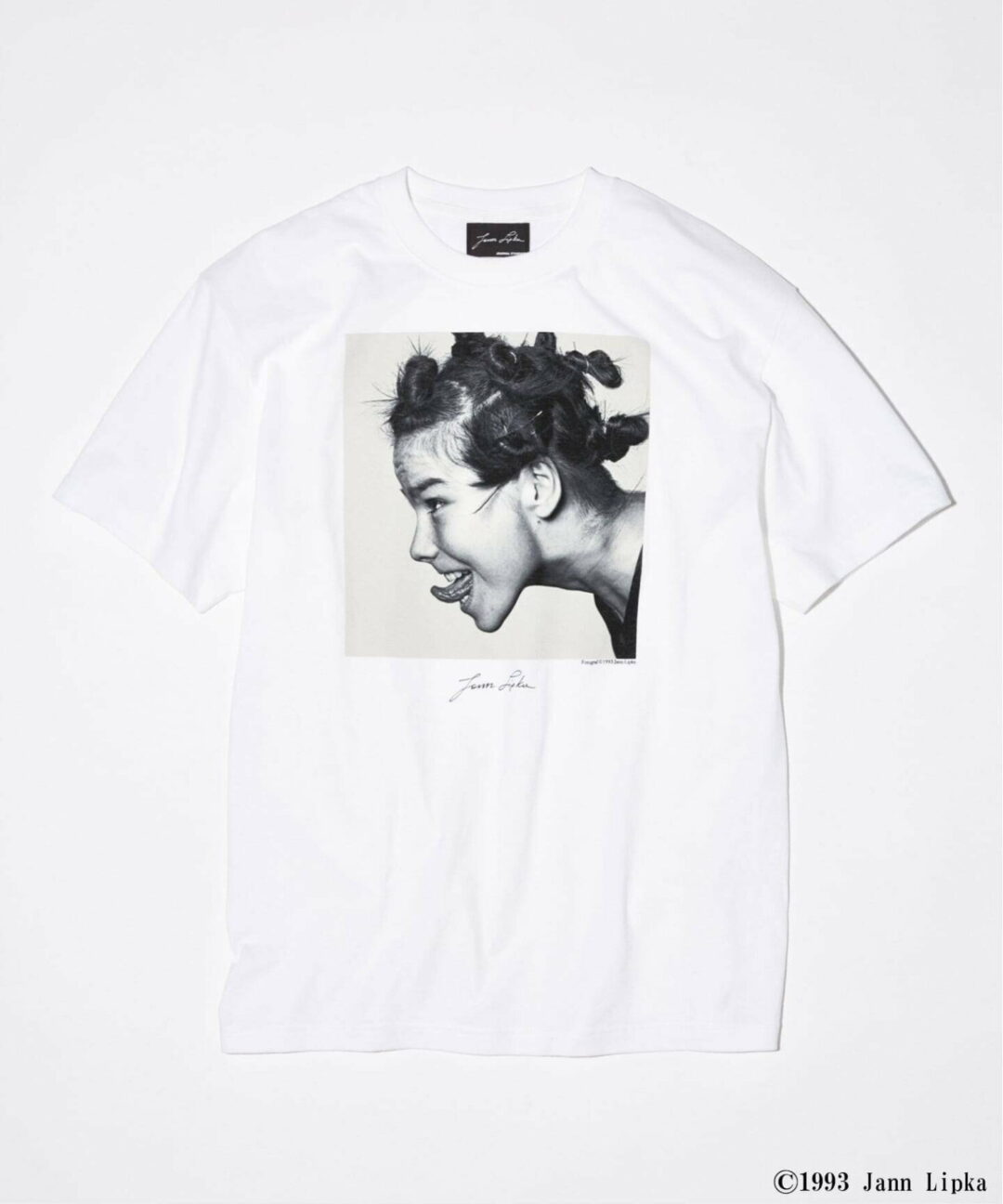 Jann Lipka Bjork Portrait 1993 × JOURNAL STANDARD プリントTEEが2026年 8月上旬 発売 (ジャーナルスタンダード ビョーク)