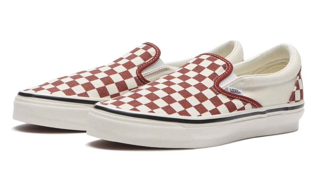 【2026年 7/1 発売】VANS PREMIUM CLASSIC SLIP-ON 98 “CHECKERBOARD/PEWTER/POPPY EMBER RED” (バンズ プレミアム クラシック スリッポン) [VN000D9PGWR/VN000D9PPWT]