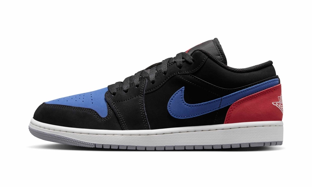 【2026年 発売】NIKE AIR JORDAN 1 LOW “Black/True Blue/Varsity Red” (ナイキ エア ジョーダン ロー “ブラック/トゥルーブルー/バーシティレッド”) [553558-049]