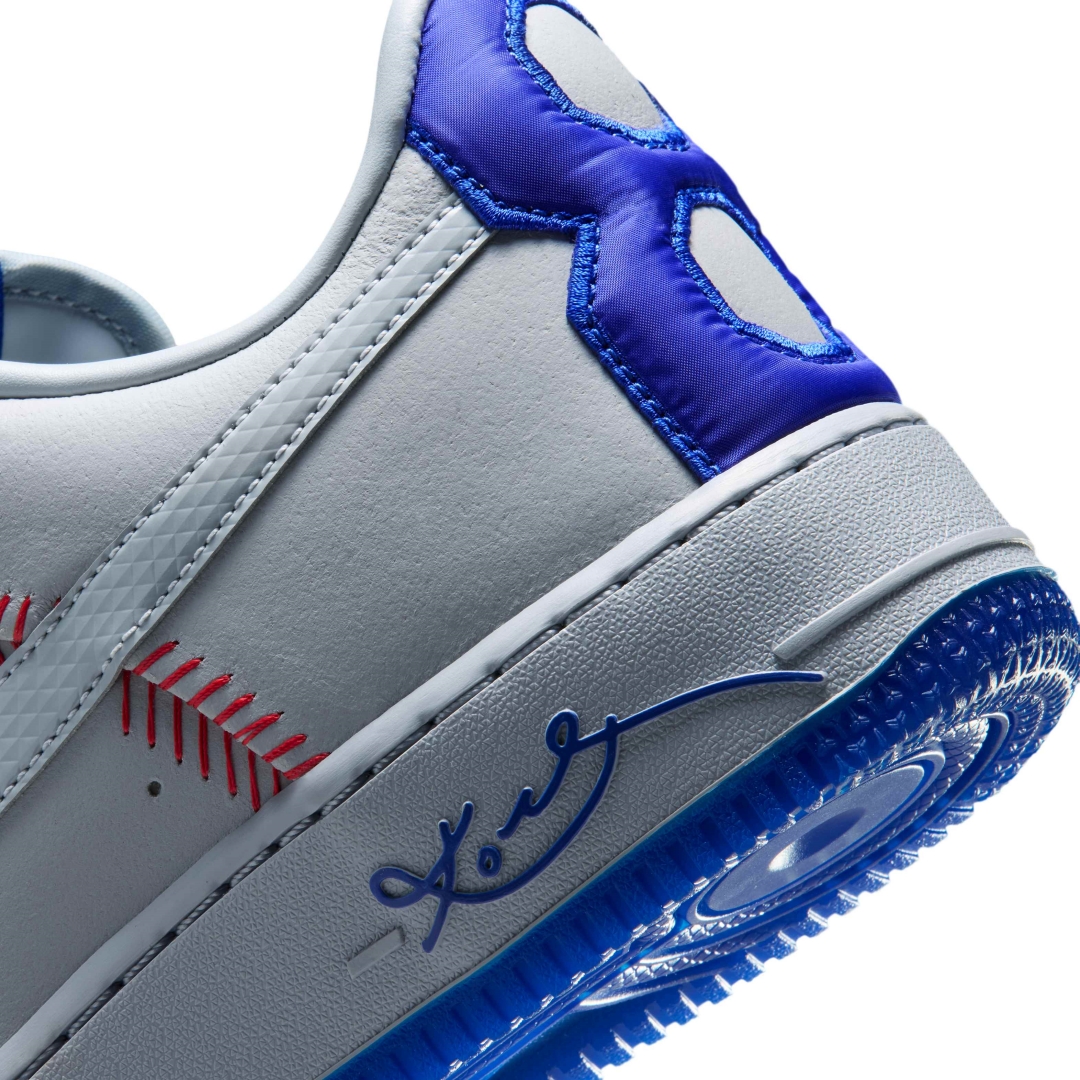【2026年 8/15 発売予定】Kobe Bryant × NIKE AIR FORCE 1 LOW PROTRO QS “Dodgers” (コービー・ブライアント ナイキ エア フォース 1 ロー プロトロ “ドジャース”) [IQ3920-001]