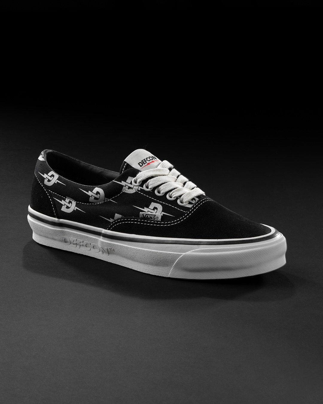 DEFCON × OTW by Vans “SK8-HI 38 & ERA 95 & OLD SKOOL 36″が発売 (デフコン バンズ “スケートハイ エラ オールドスクール”)