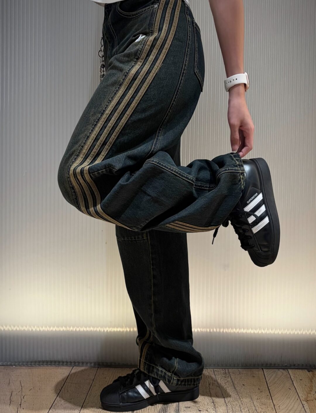 【2026年 発売】adidas Originals “Curved Soft Denim Pants” (アディダス オリジナルス “カーブ ソフト デニム パンツ”)