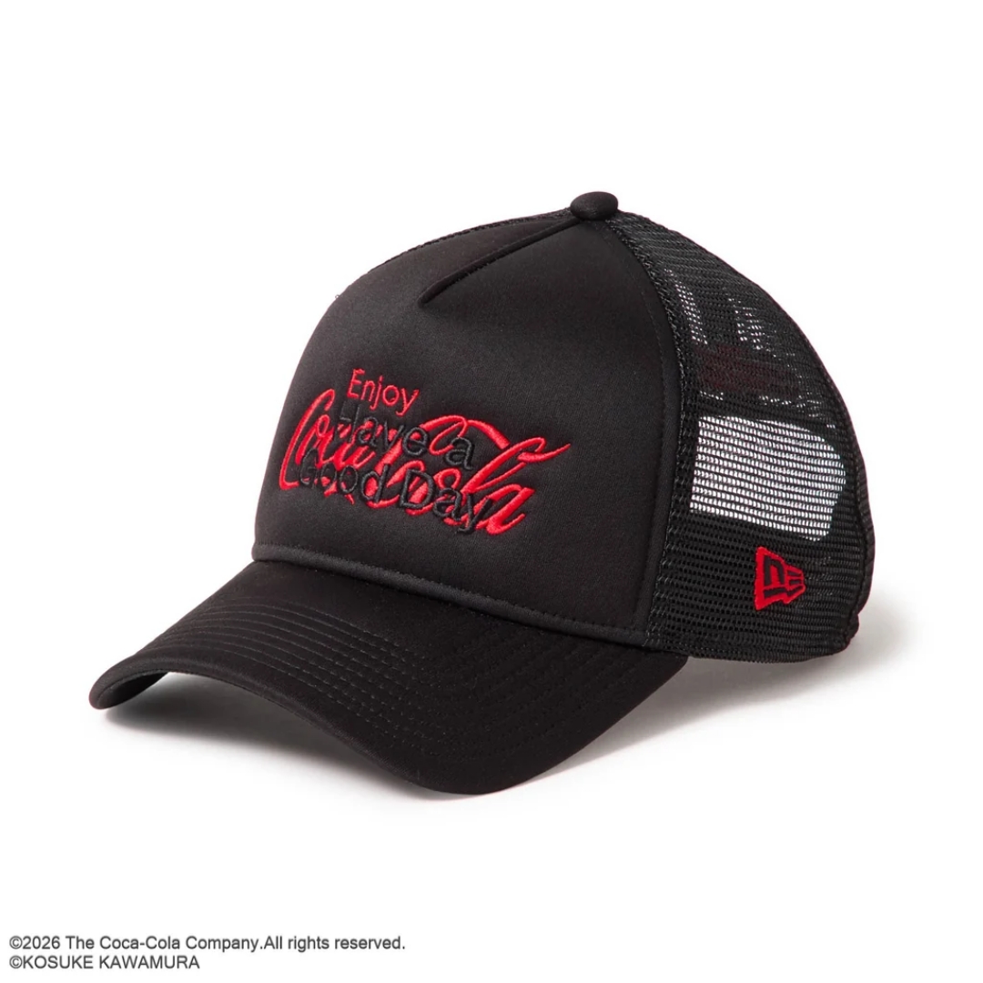 Coca-Cola × New Eraから河村康輔氏とのトリプルコラボレーションコレクションが2026年 8/6 発売 (コカコーラ ニューエラ)